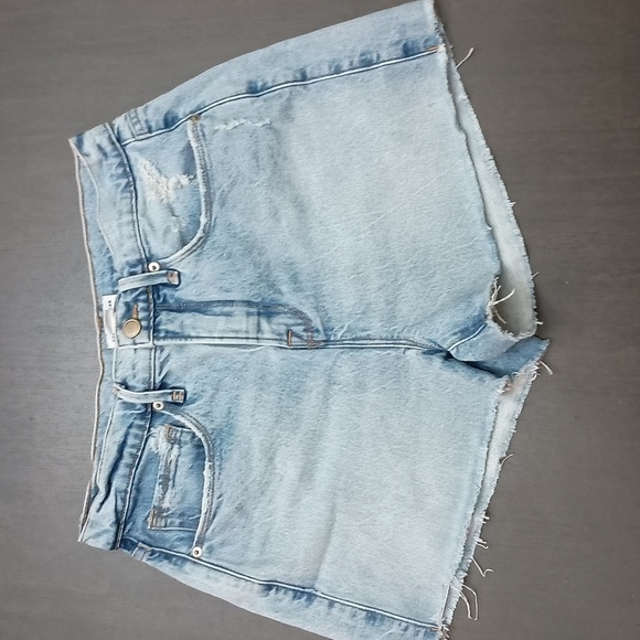 Good American Indigo Good 90's High Waist Denim Distressed Shorts - Picture 4 of 9